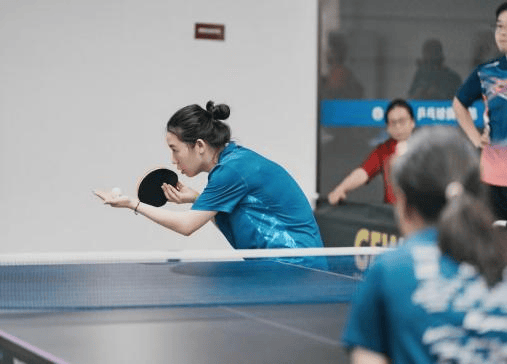 FPX前途光明！，莎拉波娃新星出色防守表现突出赛场气氛高涨(莎拉波娃打法特征)