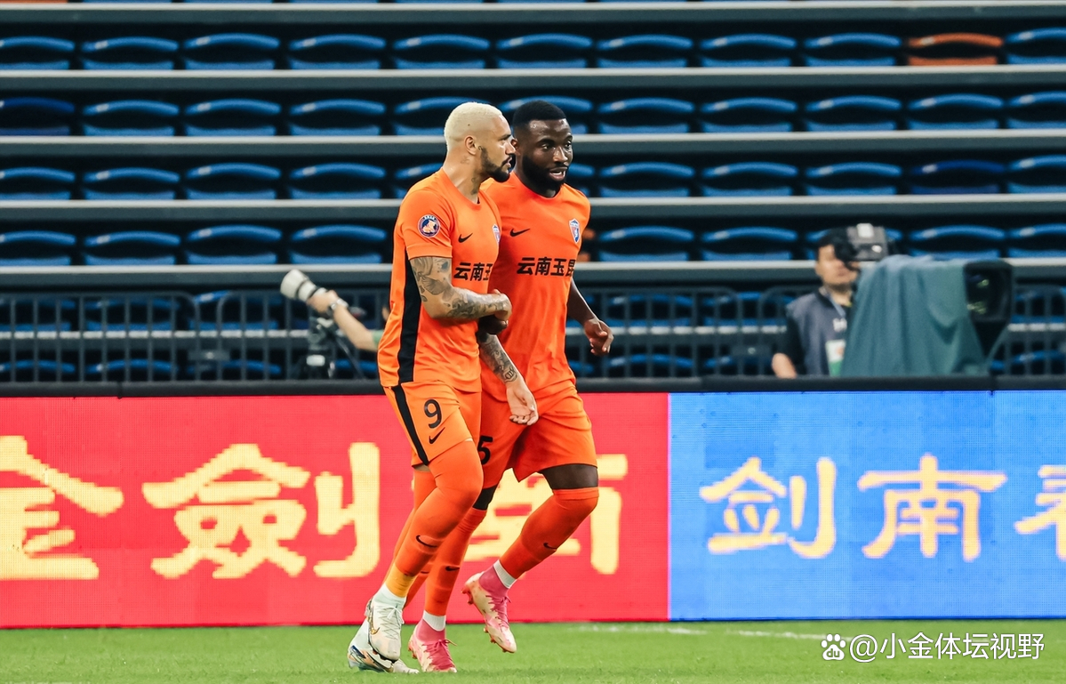 向着炮火前进演员表