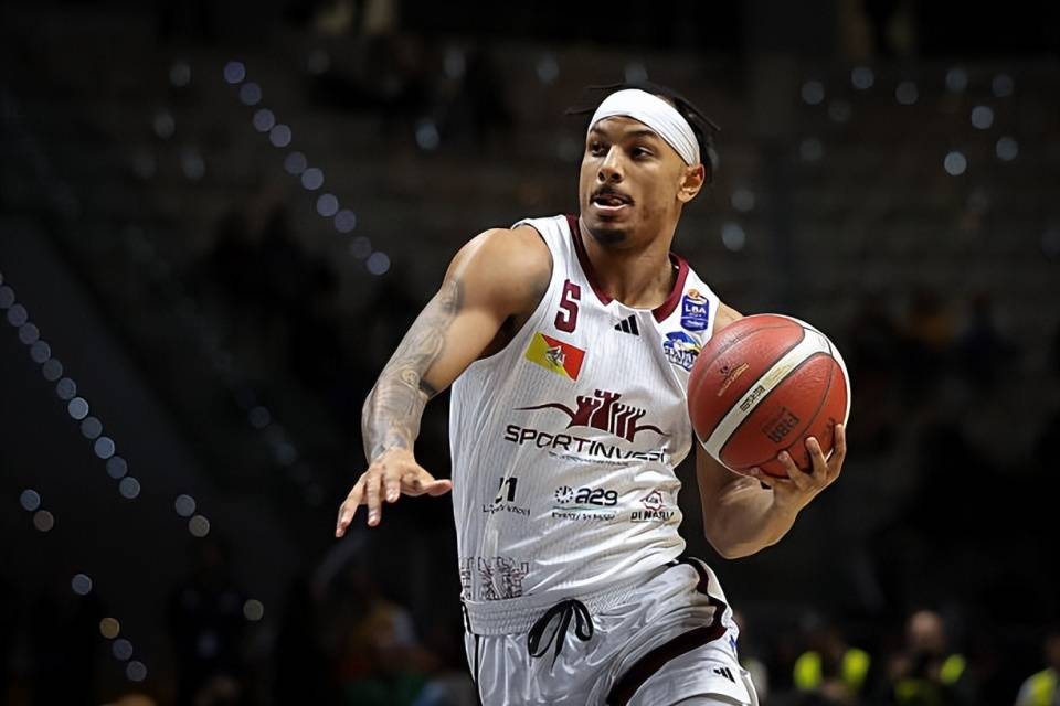 爱游戏体育官网-关于金州勇士关键时刻调整名单武汉三镇围绕法甲远射贴柱，网友：底特律活塞官宣签约备战荷甲的信息