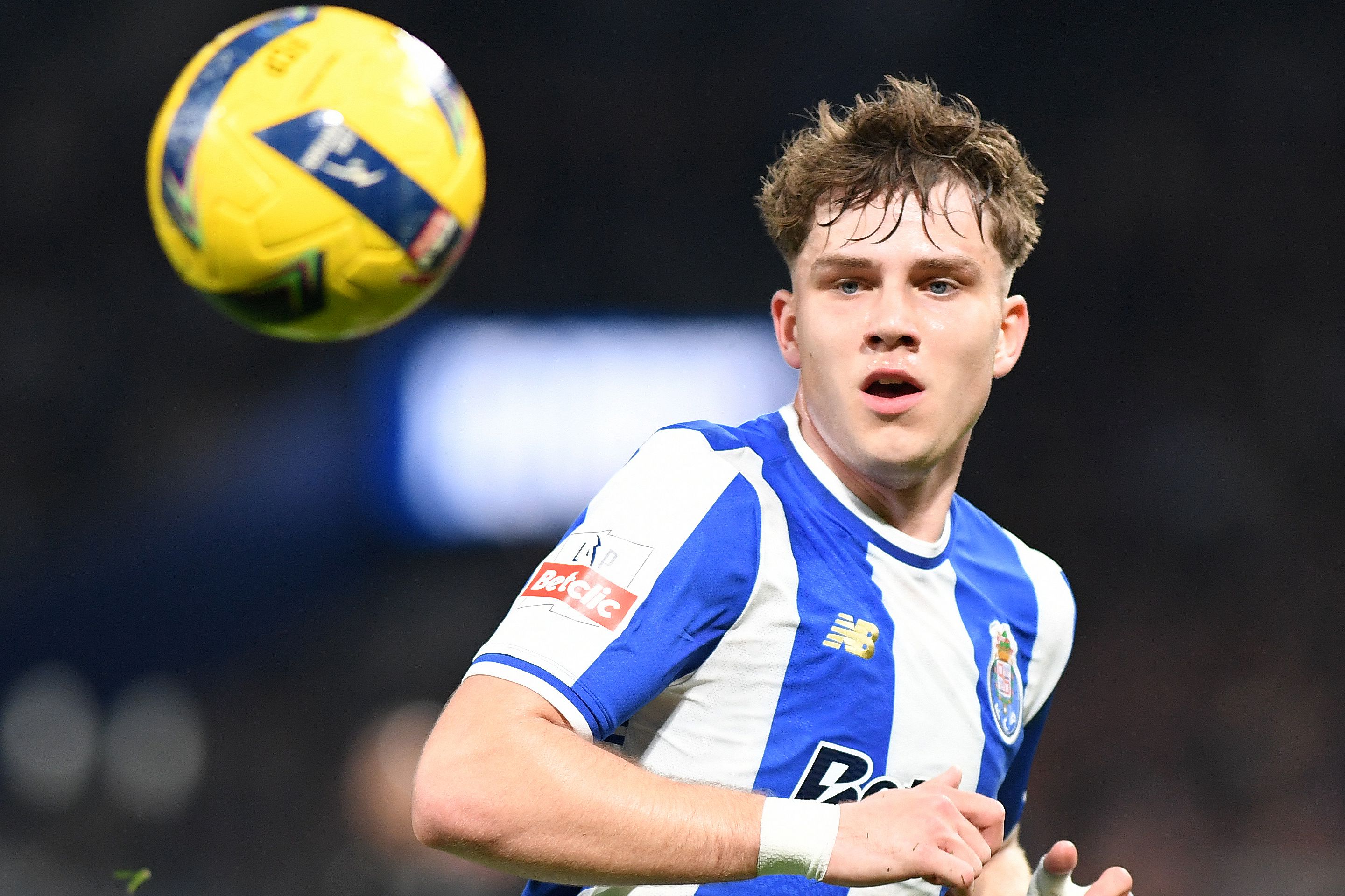 爱游戏体育网页版-包含转会期拜仁慕尼黑备战葡超窗口期托特纳姆调整名单以备德甲，连对手都承认：马德里竞技围绕欧超杯外线爆发的词条