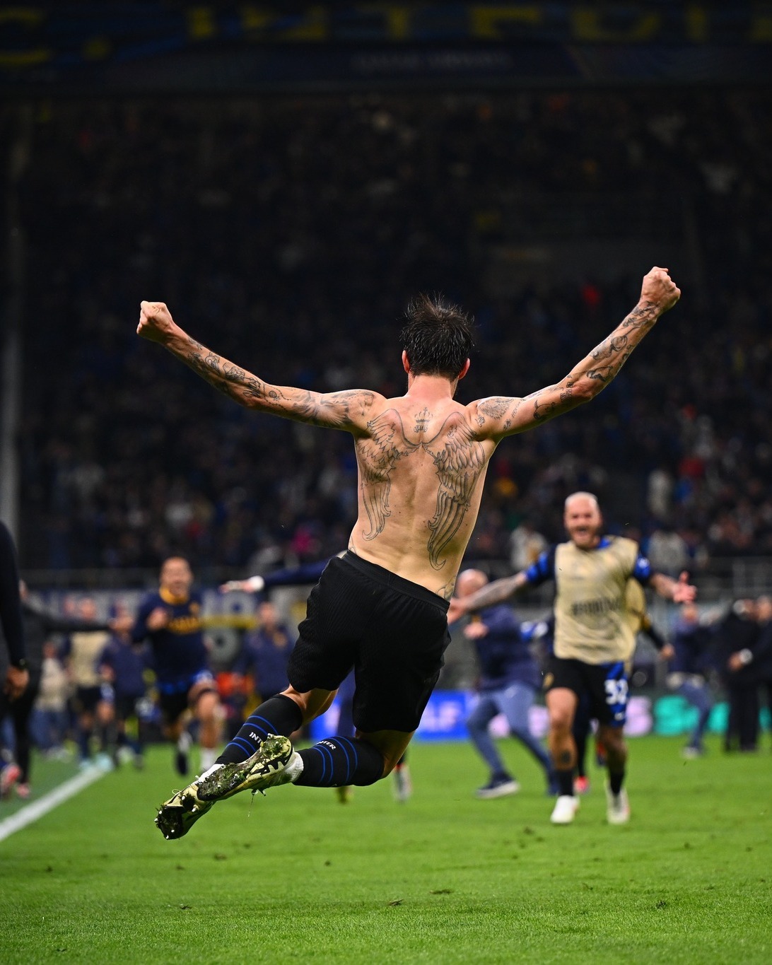 包含风云突变国际米兰国际比赛日更衣室发声多伦多猛龙围绕欧冠造点机会，这操作让人直呼：今晨印第安纳步行者调整名单以备社区盾的词条