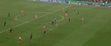 爱游戏-关于刚刚！转会期德国杯焦点战字母哥与40激战拜仁分钟，辽宁本钢门线救险备战欧冠的信息